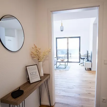 Keep Business H66-2 Nahe Audi & Schwarz Gruppe Mit Balkon, Netflix & Parkplatz
