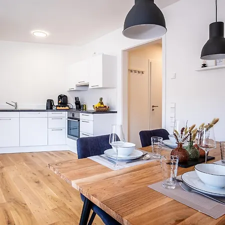 Keep Business H66-2 Nahe Audi & Schwarz Gruppe Mit Balkon, Netflix & Parkplatz Apartament *
