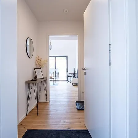 Keep Business H66-2 Nahe Audi & Schwarz Gruppe Mit Balkon, Netflix & Parkplatz