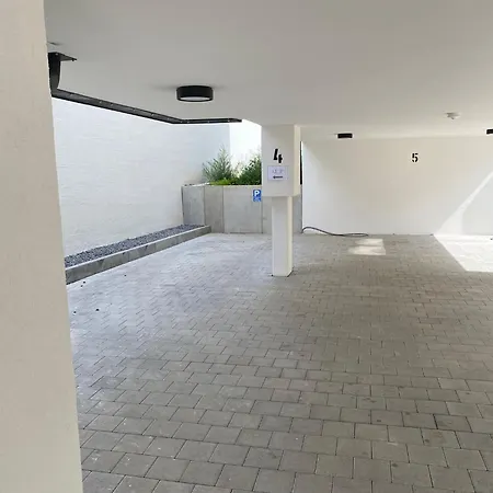 Keep Business H66-2 Nahe Audi & Schwarz Gruppe Mit Balkon, Netflix & Parkplatz Apartament