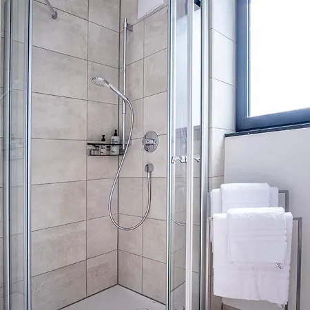 Keep Business H66-2 Nahe Audi & Schwarz Gruppe Mit Balkon, Netflix & Parkplatz * Oedheim