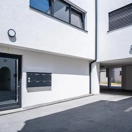 Keep Business H66-2 Nahe Audi & Schwarz Gruppe Mit Balkon, Netflix & Parkplatz Oedheim